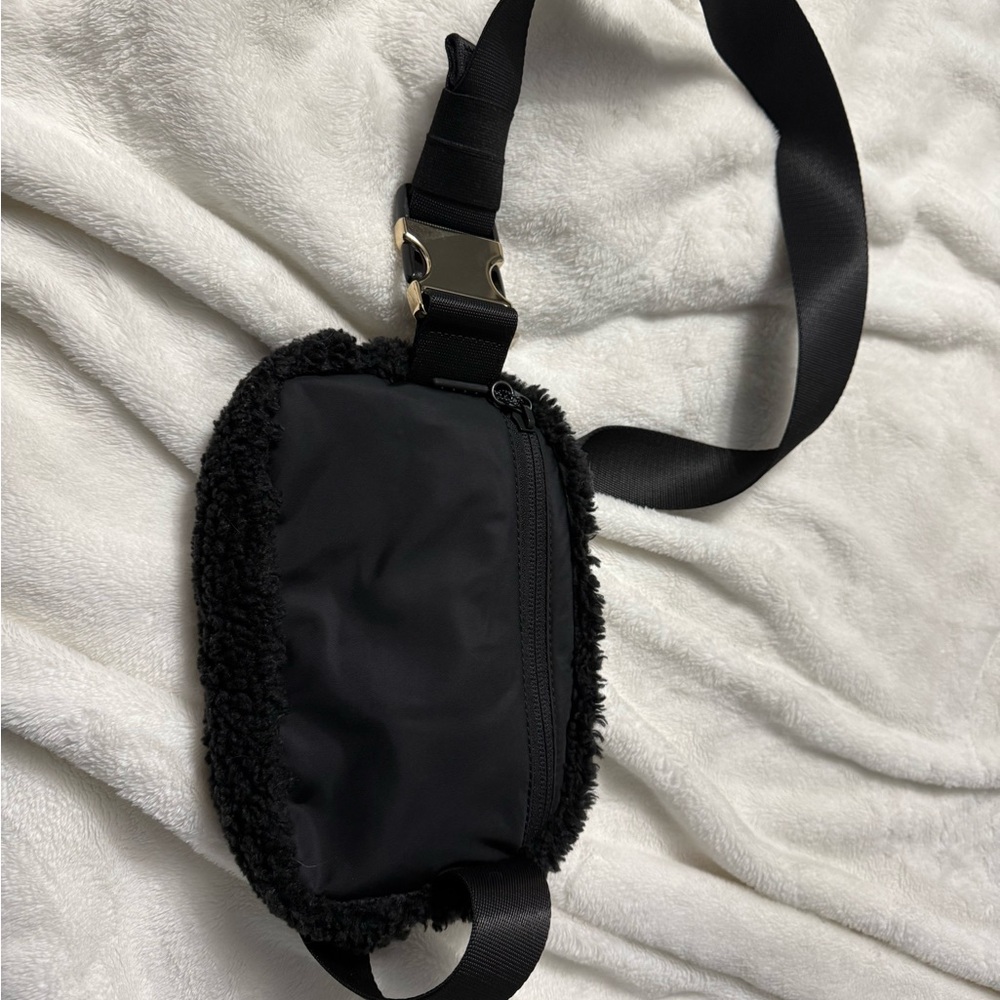 lululemon athletica Black Crossbody Bag with Shearling Trim